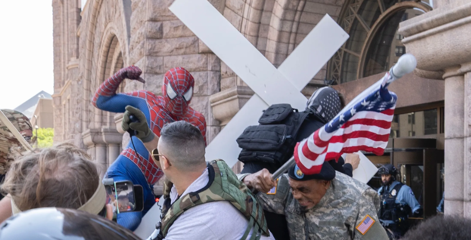 el nou punk, la democratització de l’art i Spiderman antifa
